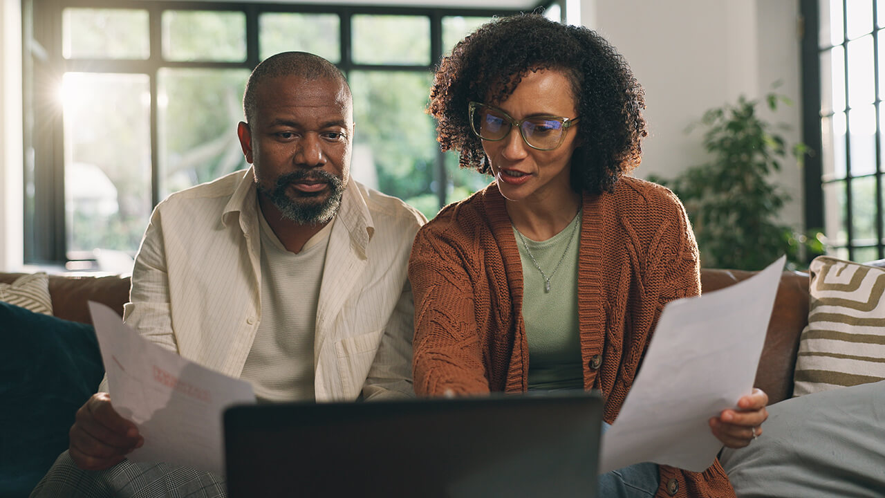 Borrower reviewing a mortgage statement/payment update online.